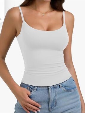 PINKMSTYLE Classic White Scoop Neck Spaghetti Strap Tank Top. Size S